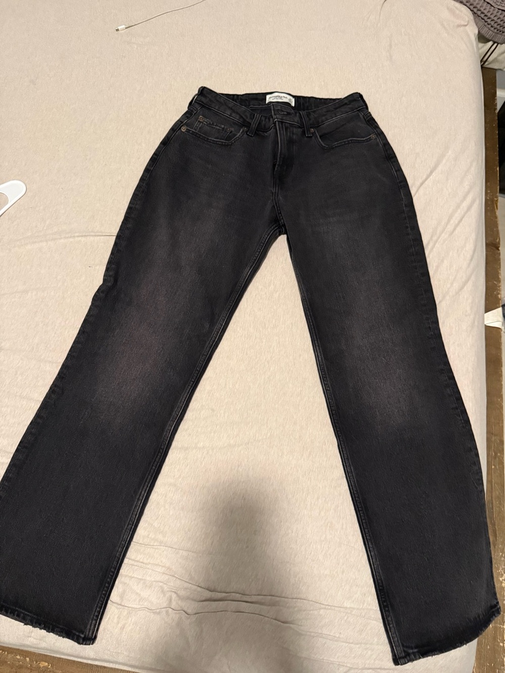Abercrombie & Fitch Black Low-rise 90s relaxed curved love jeans size 27